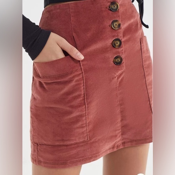 Urban Outfitters BDG Kendri Uncut Corduroy‎ Mini Skirt - Picture 4 of 16